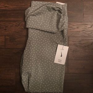 NWT 7/8 Nike Crossover Yoga Leggings